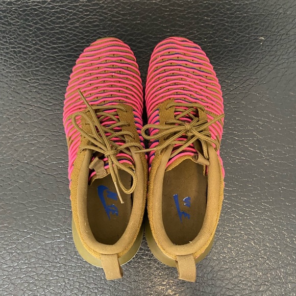 Nike Roshe 2 Pink Olive Running Shoes Womens Size 7 844929-300 - Picture 9 of 9